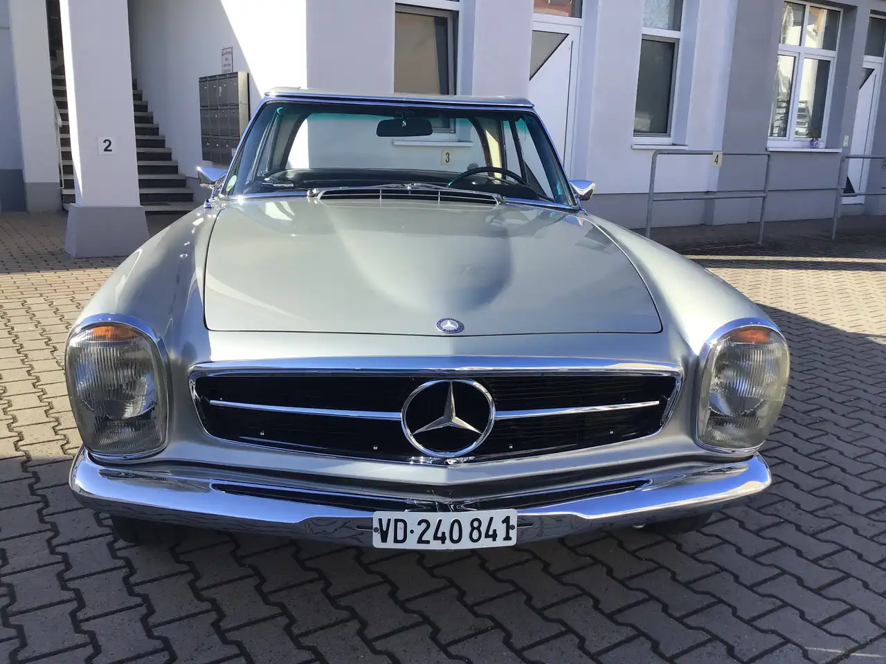 Mercedes-Benz 280SL Pagode, Erstauslieferung Schweiz, foto 1