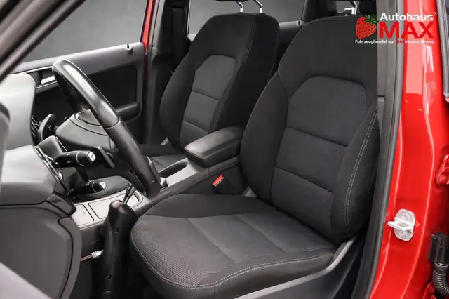 Mercedes-Benz B Class view 13