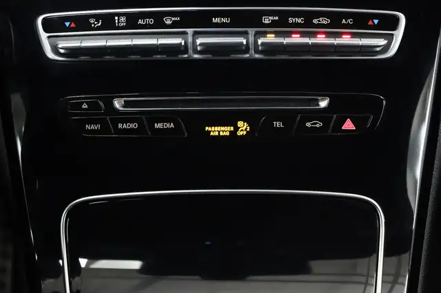 Mercedes-Benz C Class view 26