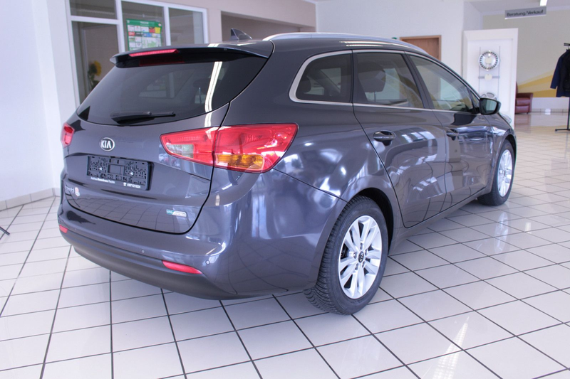 Kia Ceed SW / cee'd SW Alu Sitz/Lenkradheiz. Navi — photo 7