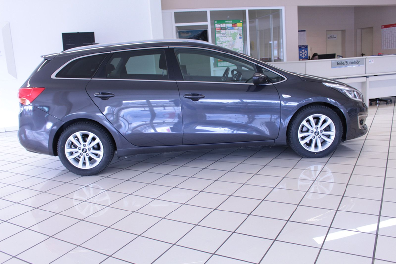Kia Ceed SW / cee'd SW Alu Sitz/Lenkradheiz. Navi — photo 6