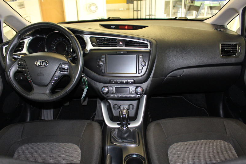 Kia Ceed SW / cee'd SW Alu Sitz/Lenkradheiz. Navi — photo 13