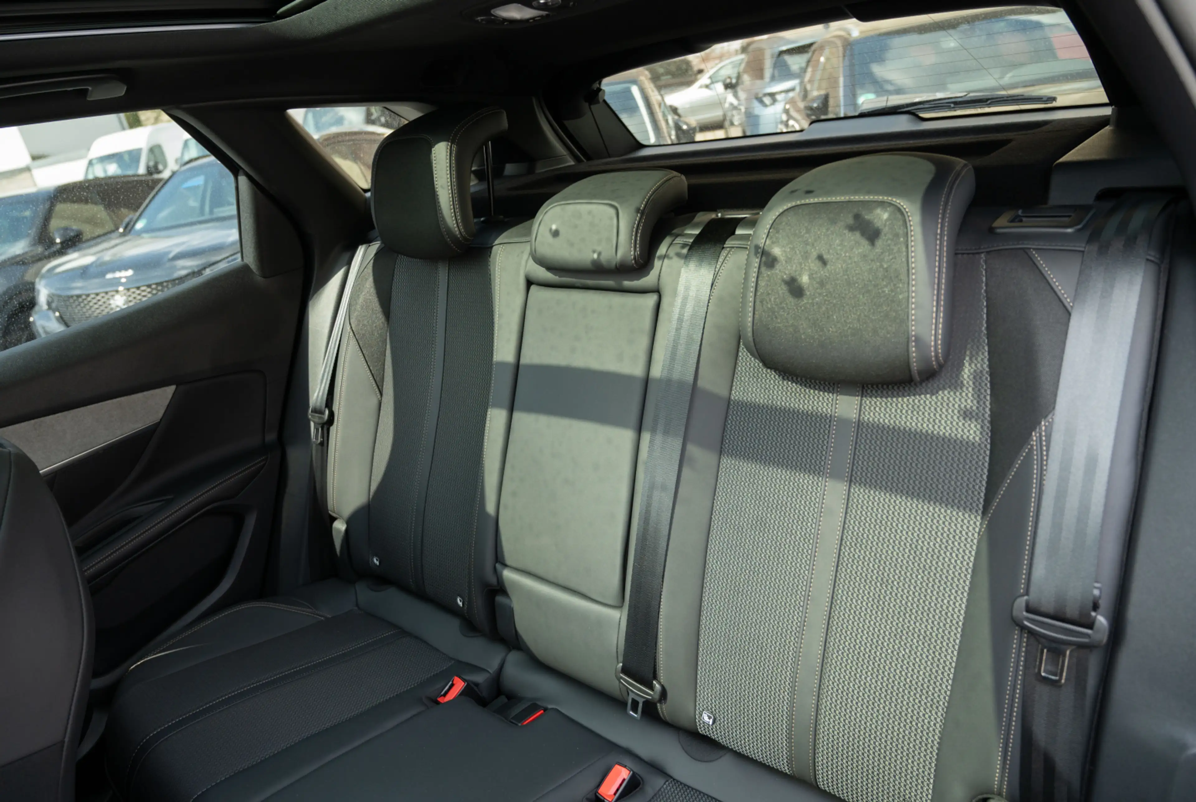 Peugeot 3008 GT 1.2 Hybrid 136 e-DSC6 *GW-TOP-DEAL* — photo 9