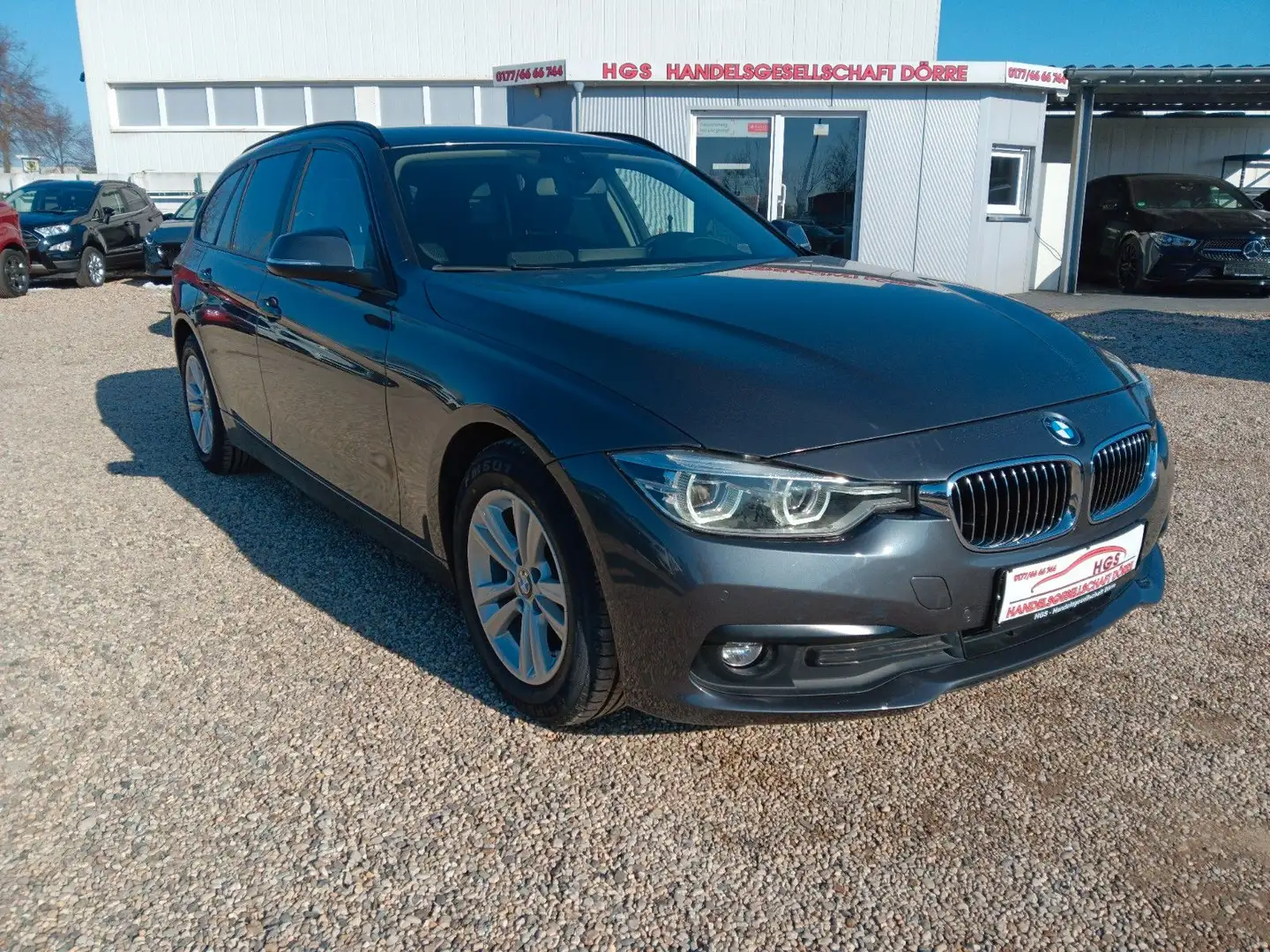 BMW 318 3 Touring 318 d Advantage Navi LED Klima SHZ Grau - 2
