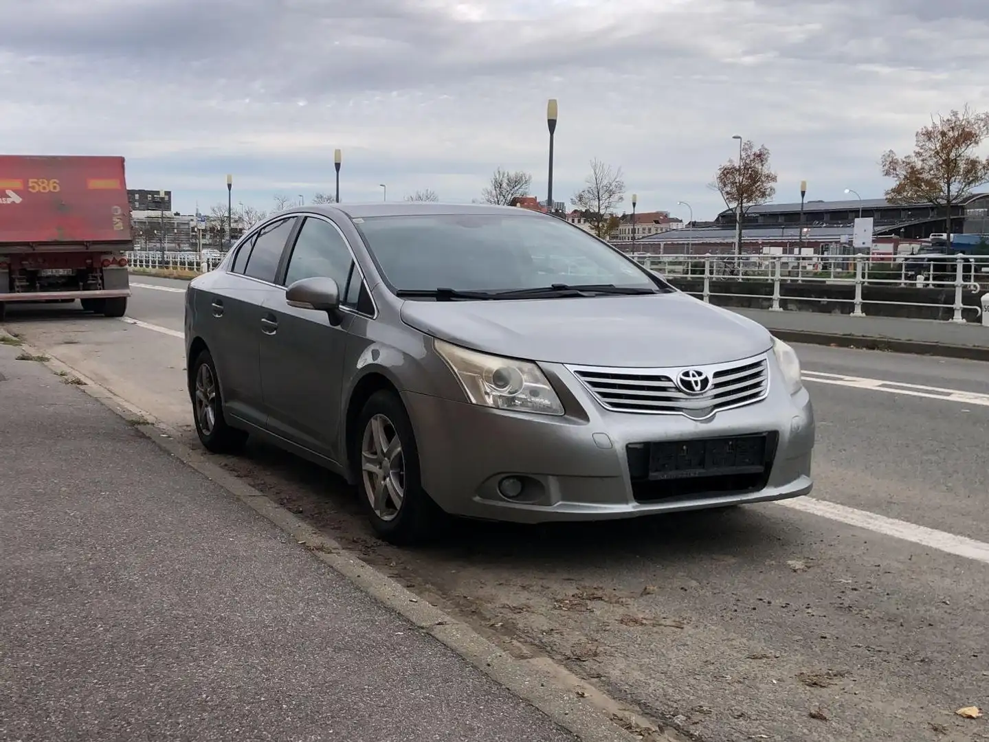 Toyota Avensis Avensis 1.8 sol full - 1