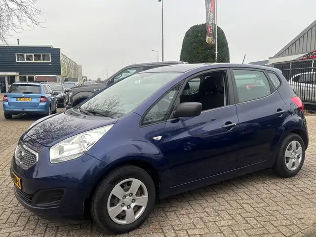 Kia Venga view 3