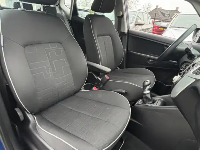 Kia Venga view 13