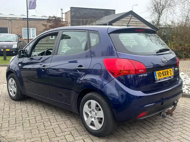 Kia Venga view 7
