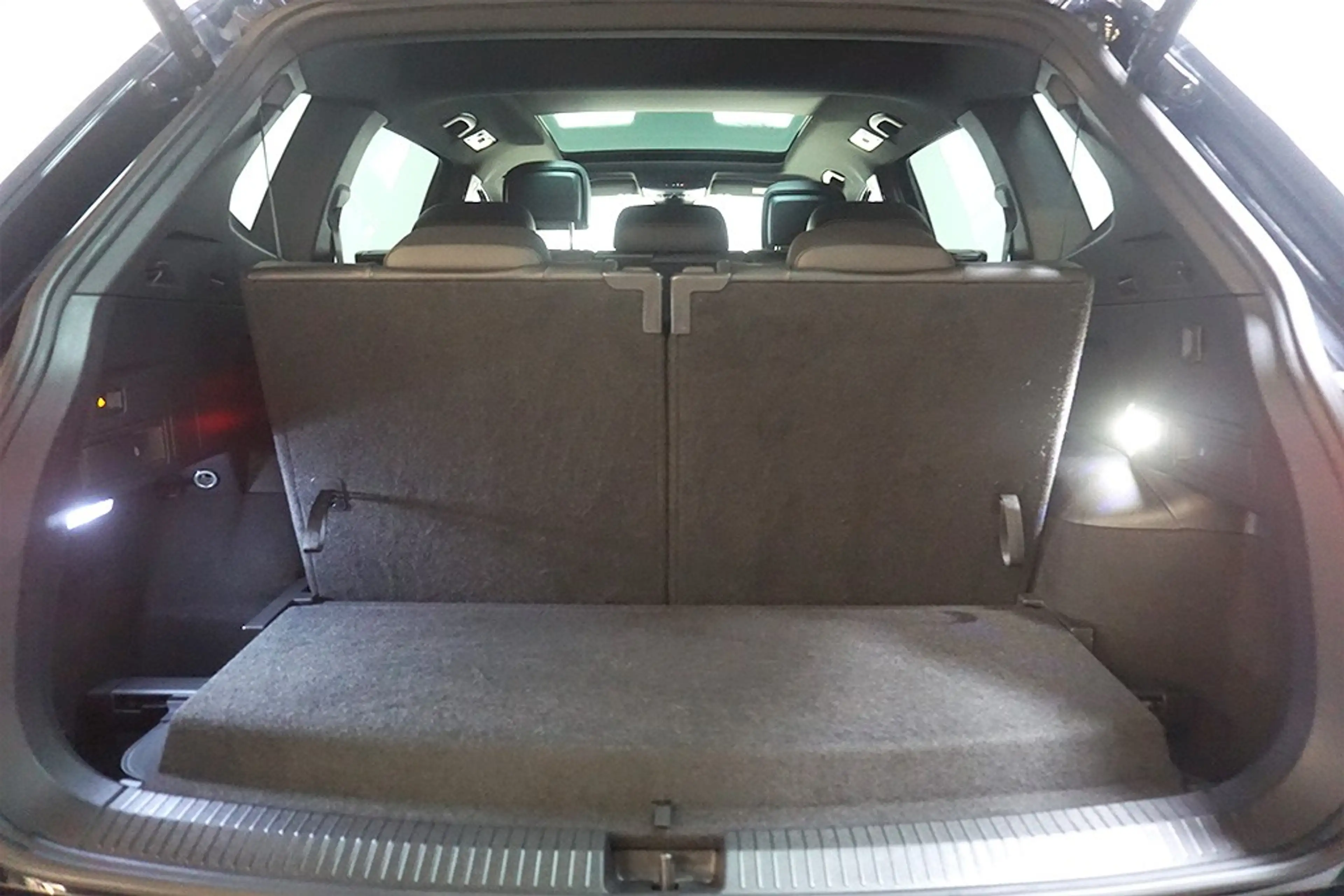 Volkswagen Tiguan Allspace 2.0TDI DSG R-Line 4M 7-Sitz VOLL — photo 14