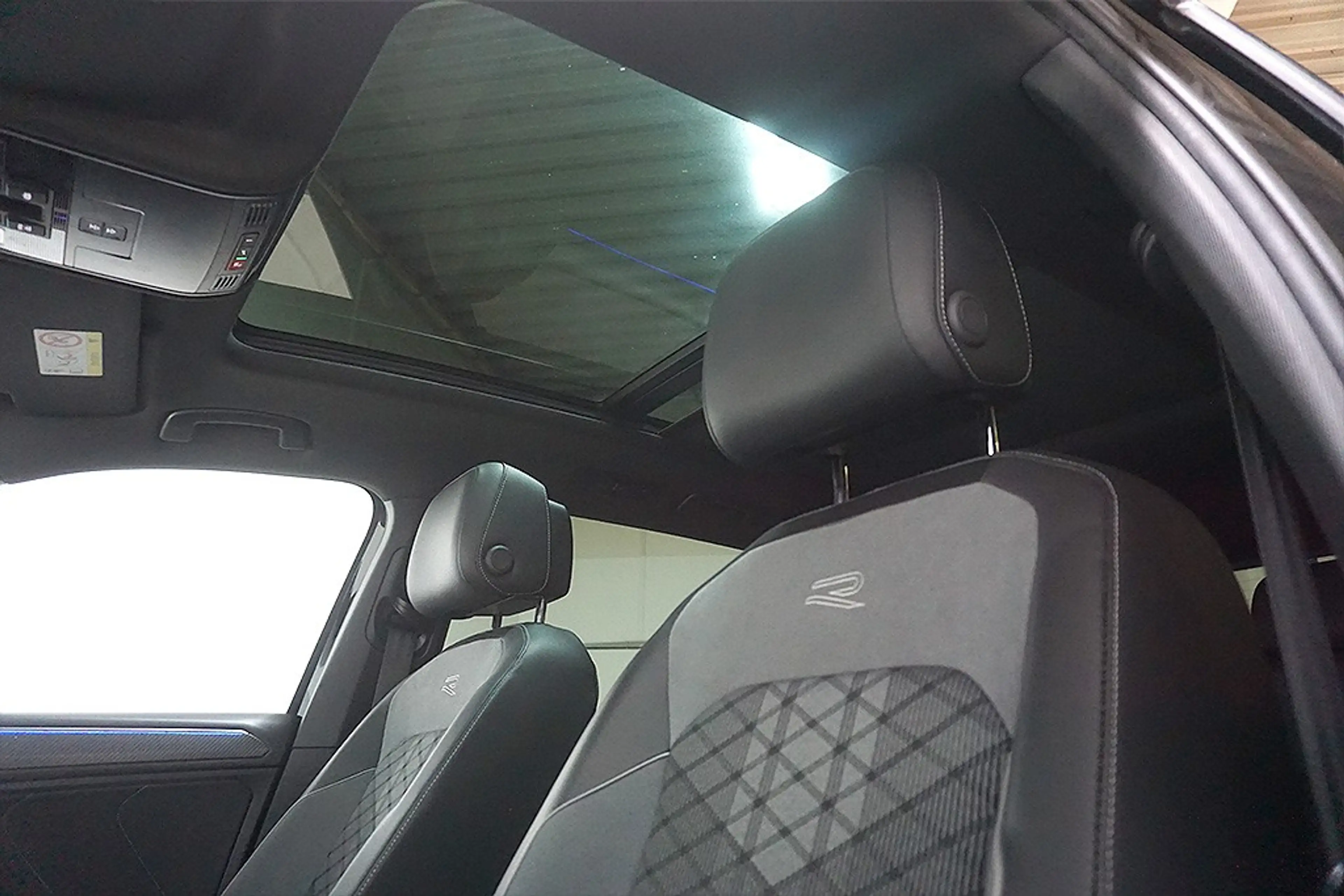 Volkswagen Tiguan Allspace 2.0TDI DSG R-Line 4M 7-Sitz VOLL — photo 10