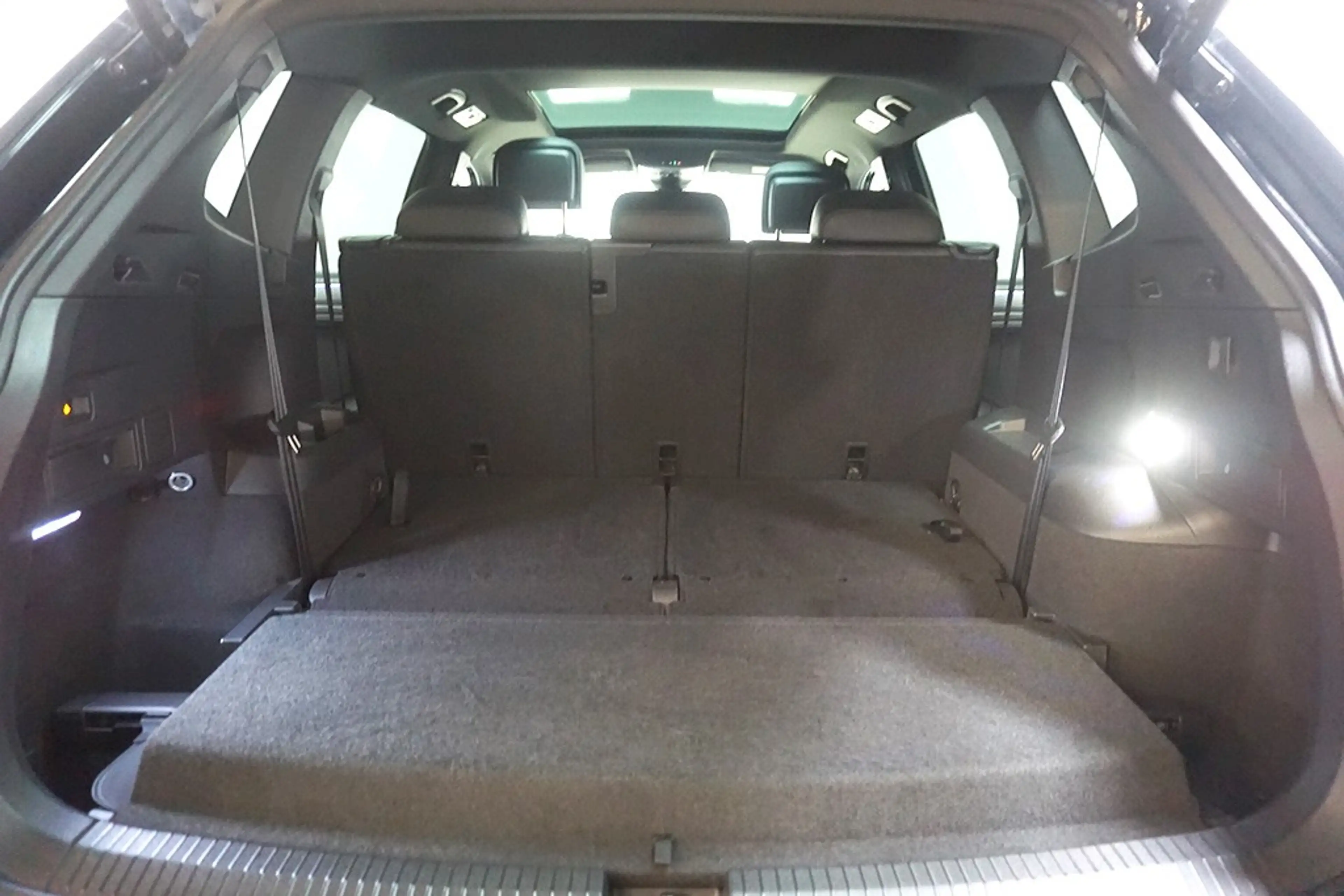 Volkswagen Tiguan Allspace 2.0TDI DSG R-Line 4M 7-Sitz VOLL — photo 15