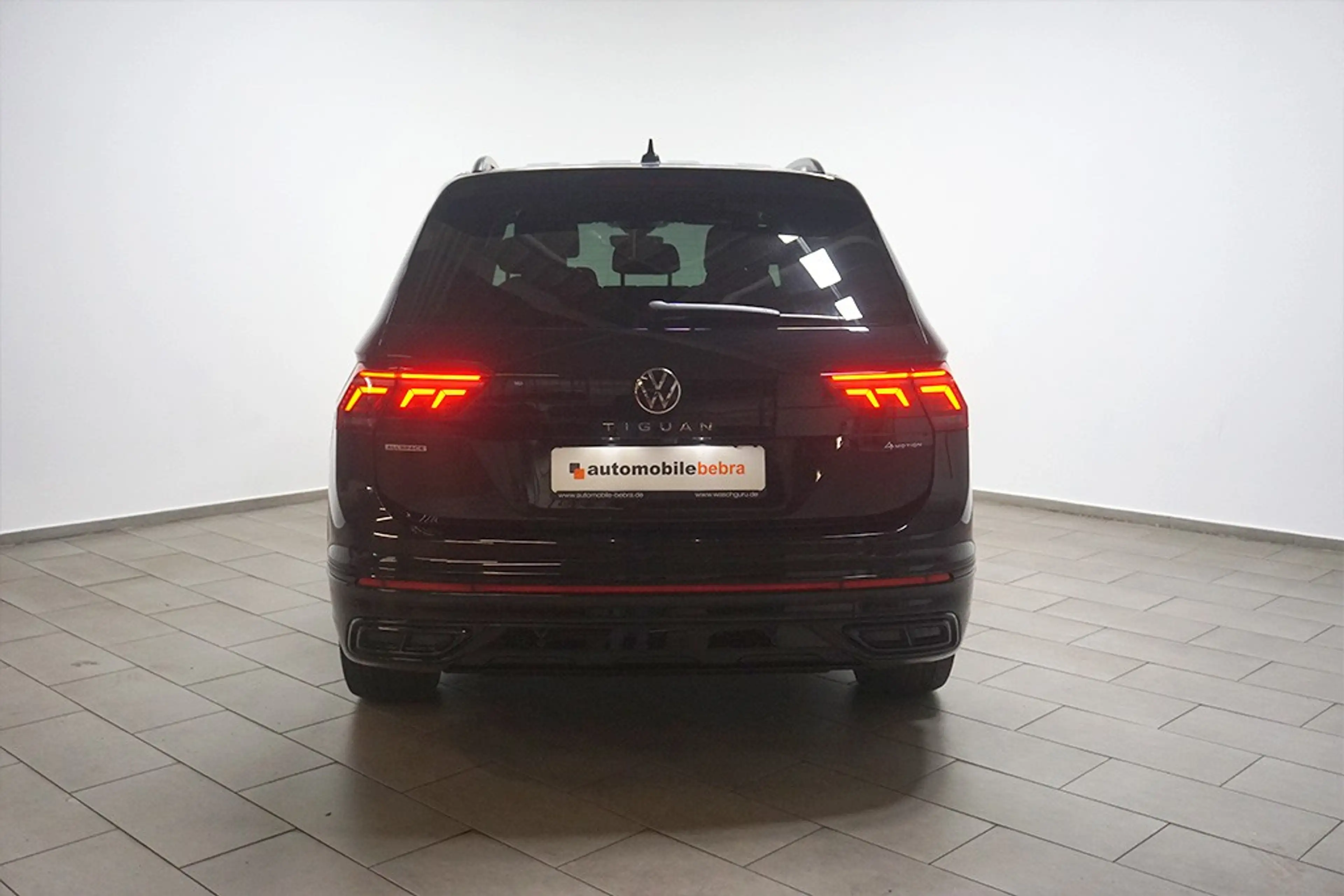 Volkswagen Tiguan Allspace 2.0TDI DSG R-Line 4M 7-Sitz VOLL — photo 6
