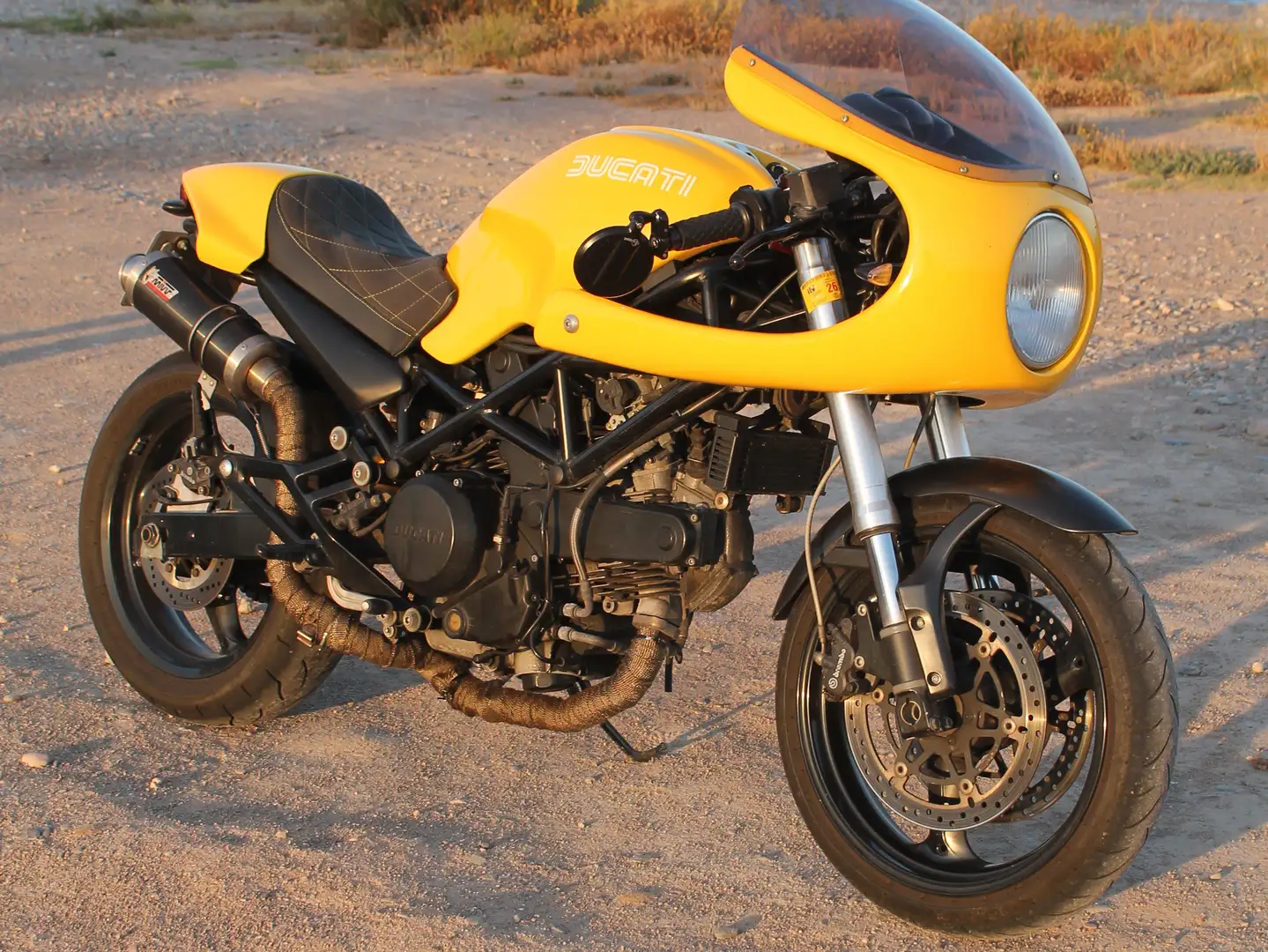 Ducati Monster 695 Amarillo - 1