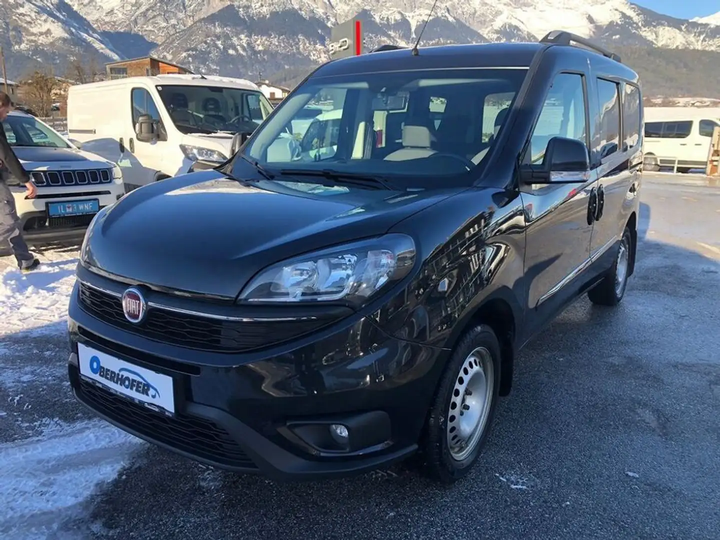 Fiat Doblo Lounge Natural Power Zwart - 1