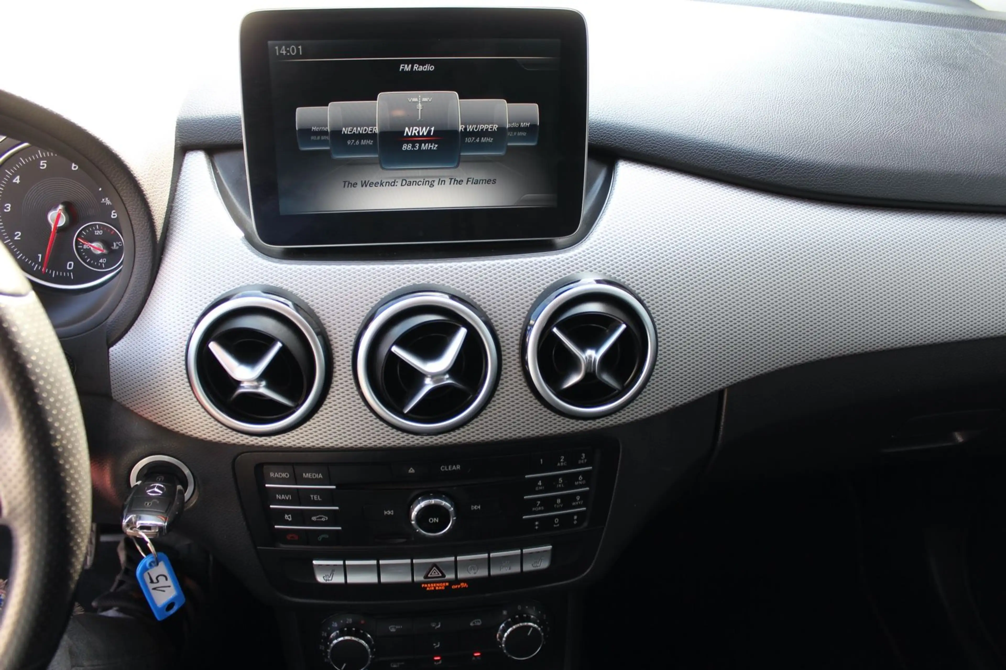 Mercedes-Benz B 200 URBAN BUSINESS NAVI KLIMA PDC LED 2.Hd — photo 12