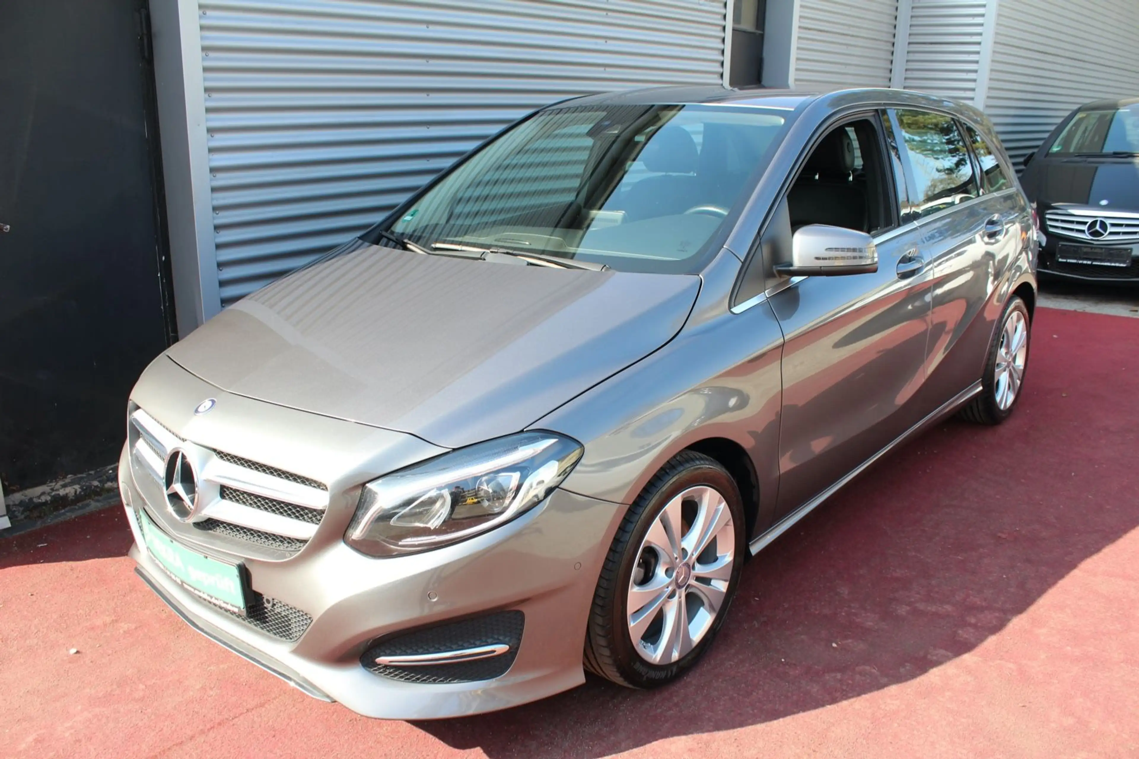 Mercedes-Benz B 200 URBAN BUSINESS NAVI KLIMA PDC LED 2.Hd — photo 11