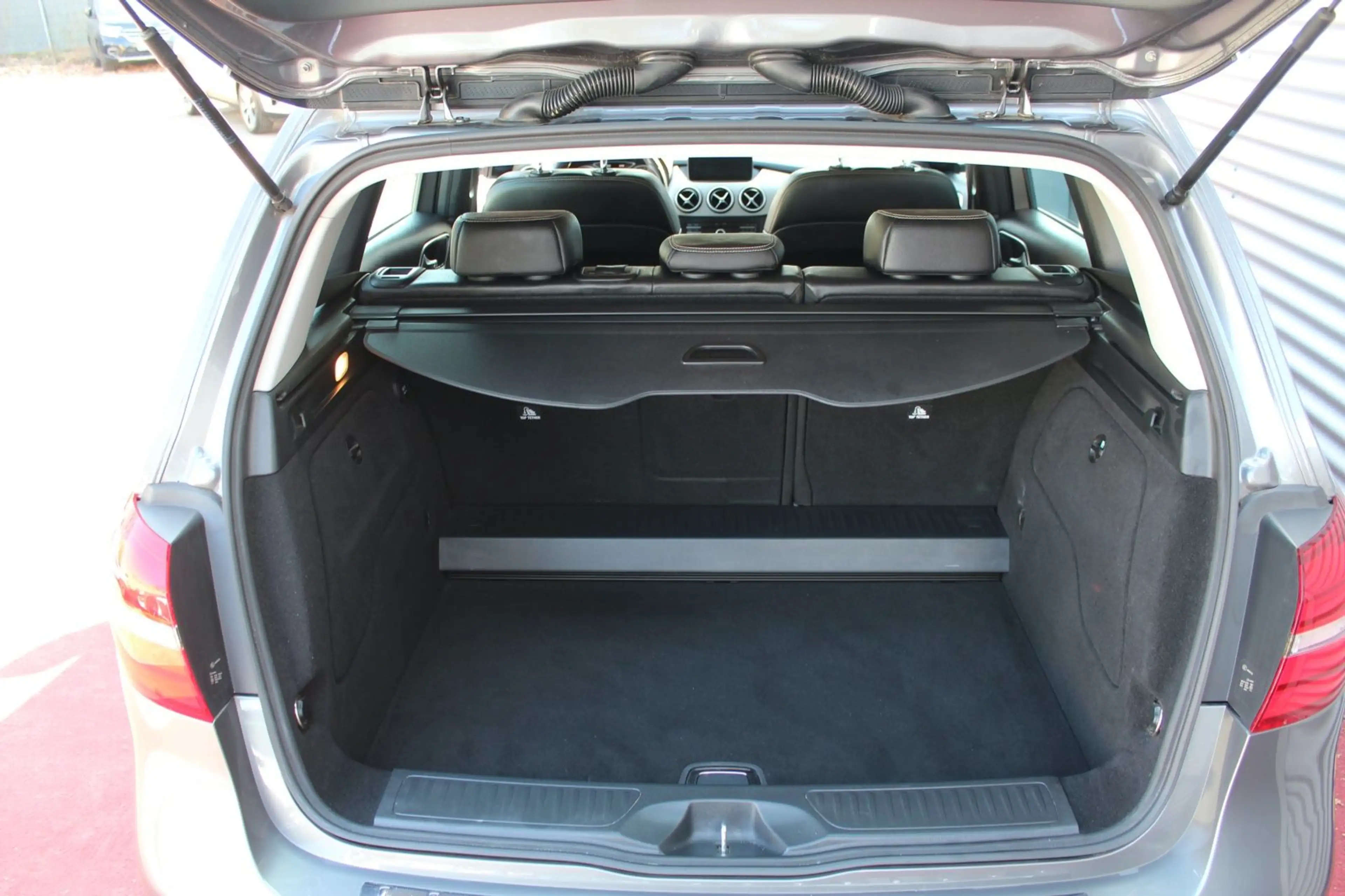 Mercedes-Benz B 200 URBAN BUSINESS NAVI KLIMA PDC LED 2.Hd — photo 6