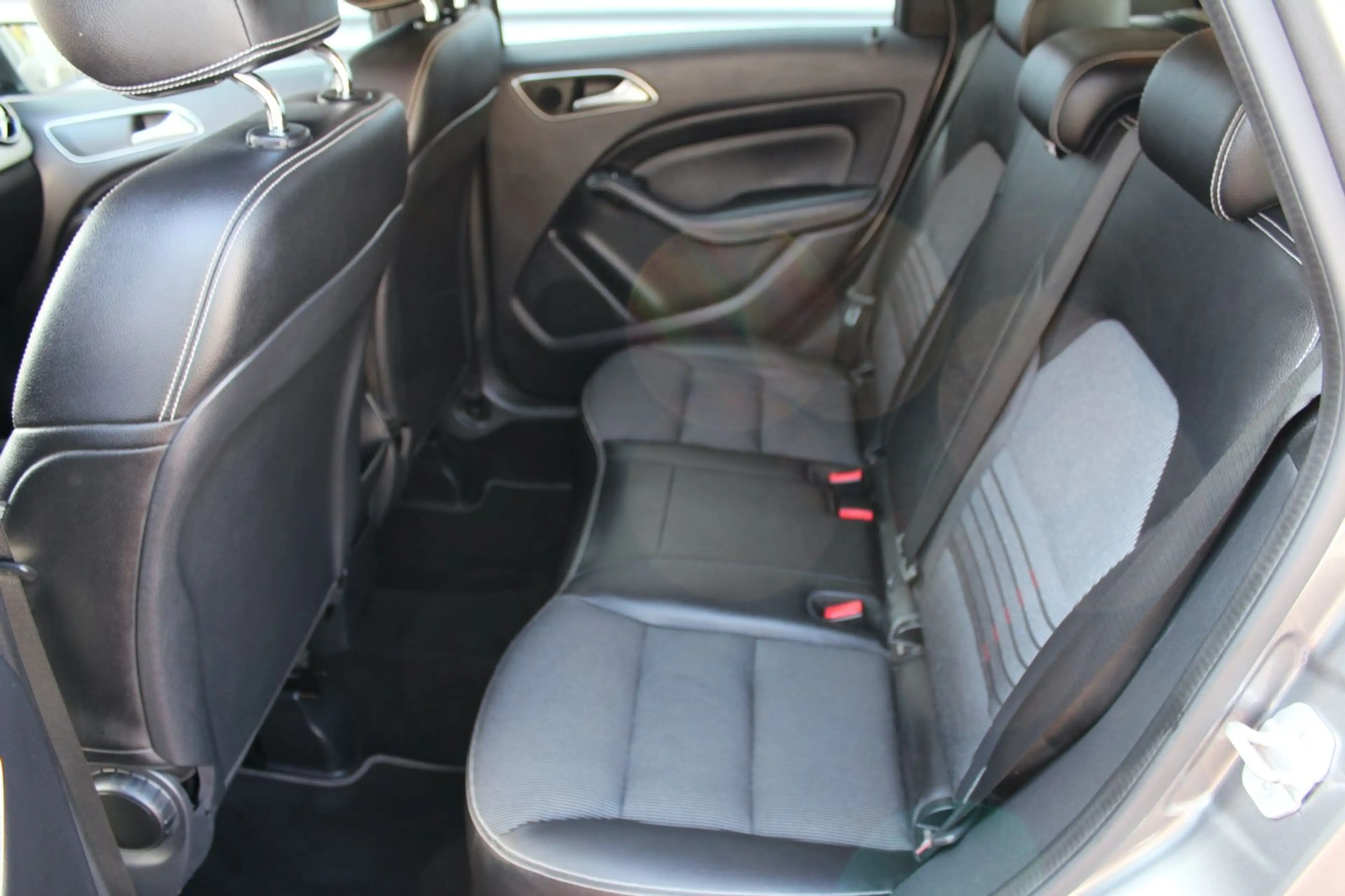Mercedes-Benz B 200 URBAN BUSINESS NAVI KLIMA PDC LED 2.Hd — photo 8