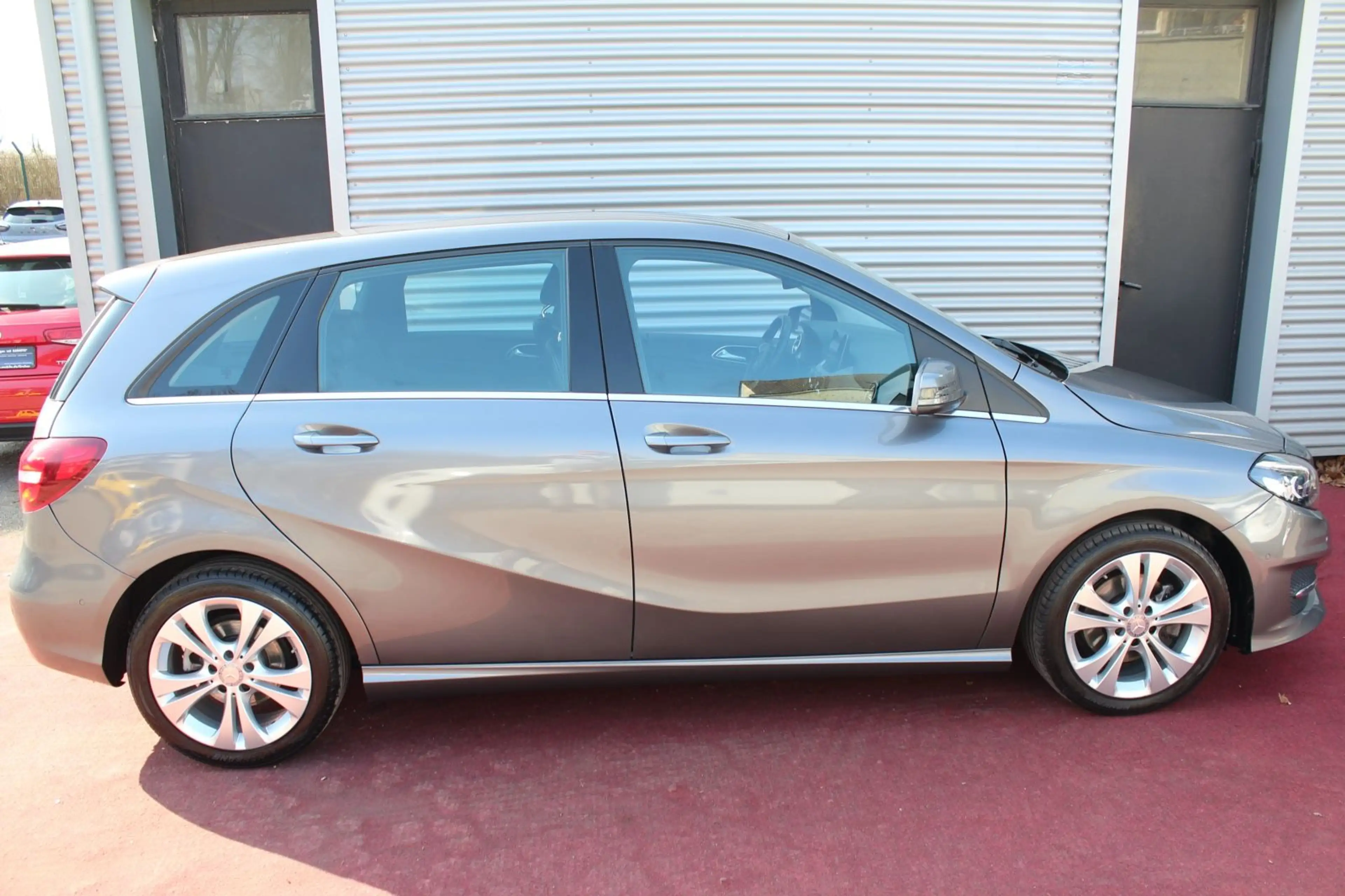 Mercedes-Benz B 200 URBAN BUSINESS NAVI KLIMA PDC LED 2.Hd — photo 15