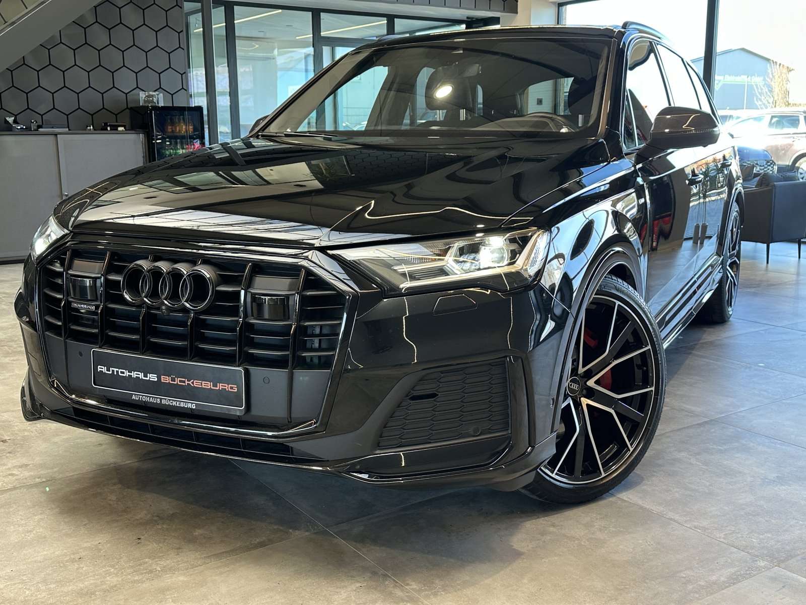 Second hand Audi Q7 3.0