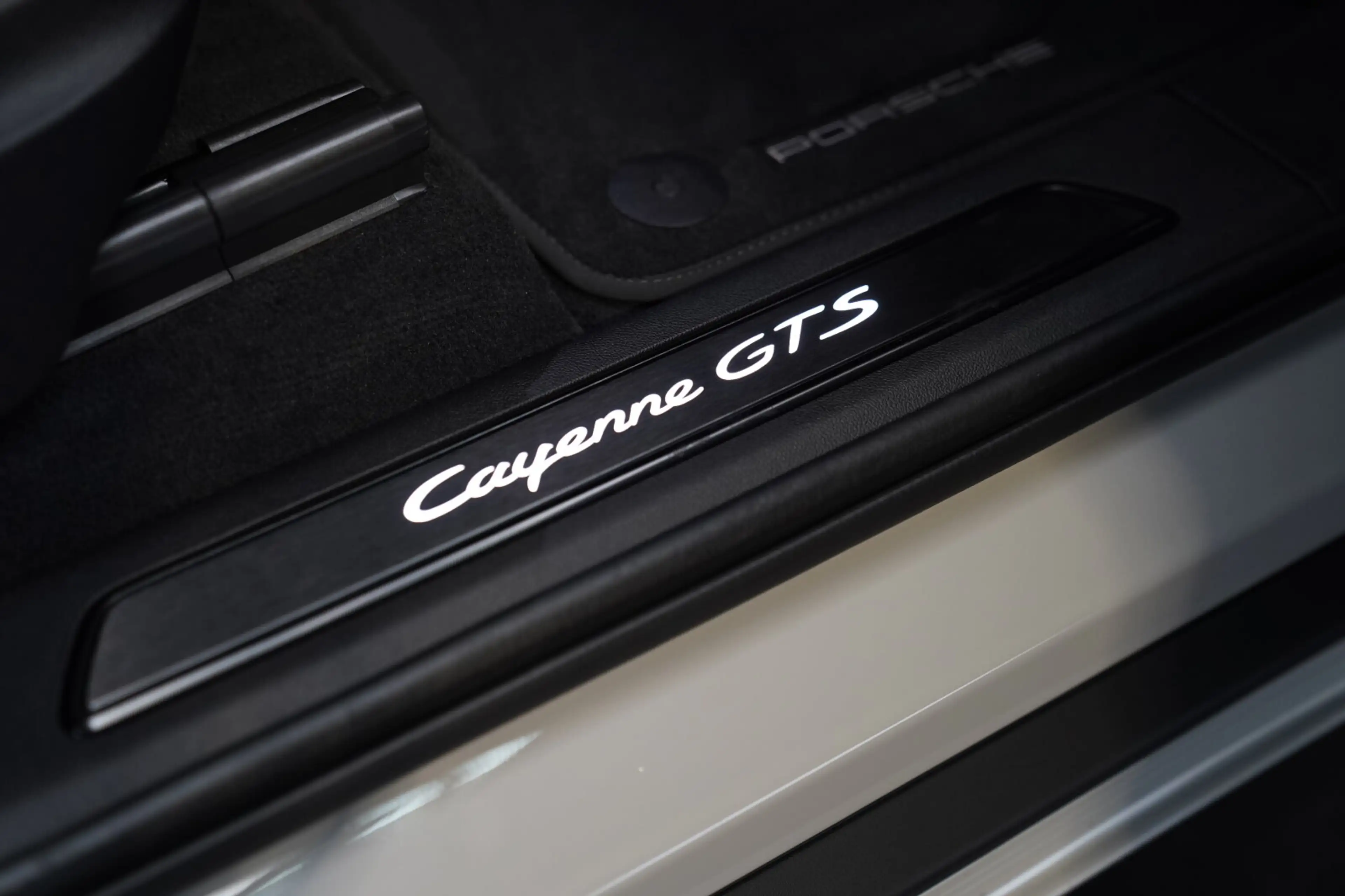 Porsche Cayenne Cayenne Coupe GTS kreide Sport Classic Pano AHK — photo 8