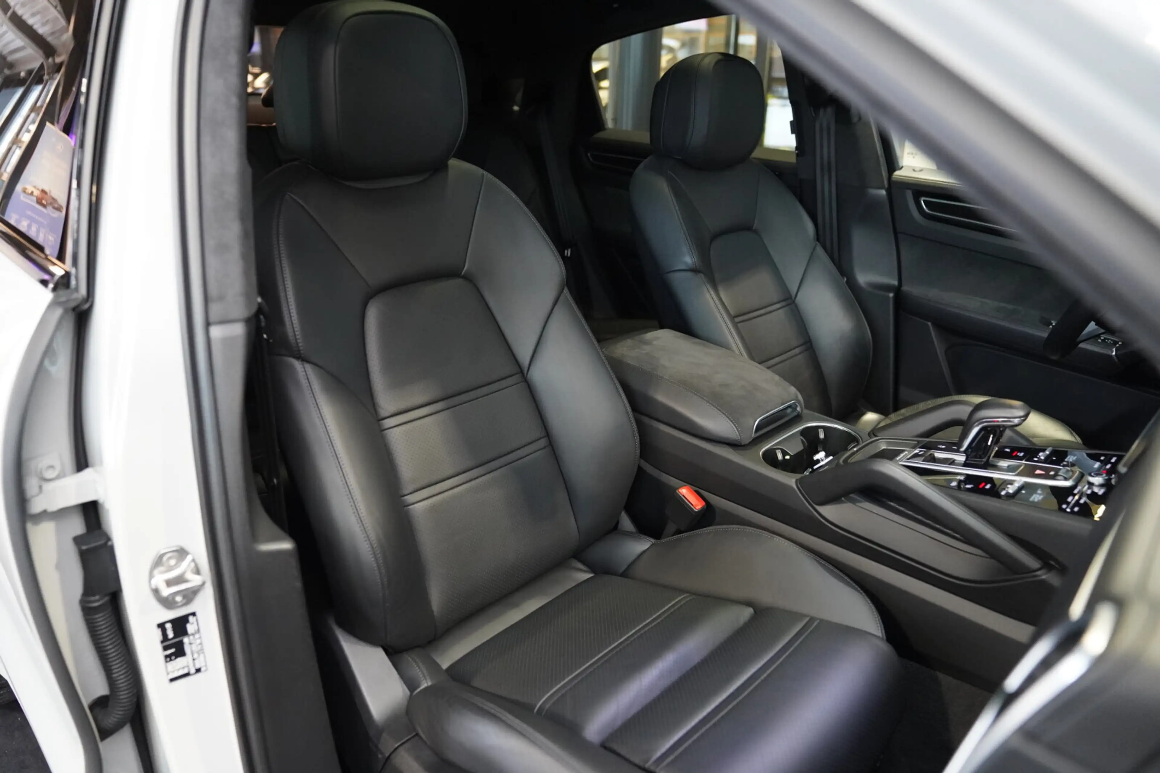 Porsche Cayenne Cayenne Coupe GTS kreide Sport Classic Pano AHK — photo 9