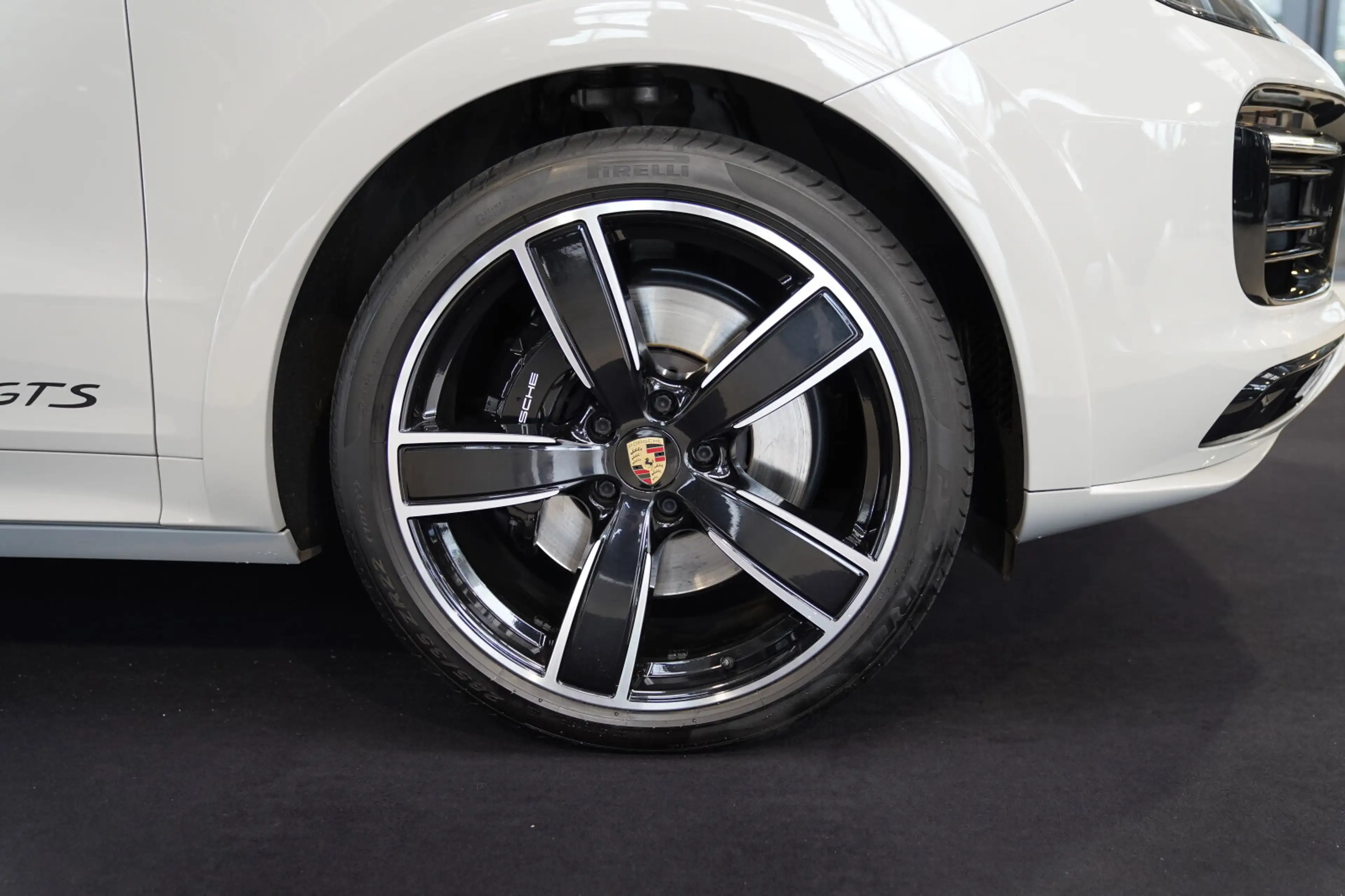 Porsche Cayenne Cayenne Coupe GTS kreide Sport Classic Pano AHK — photo 2