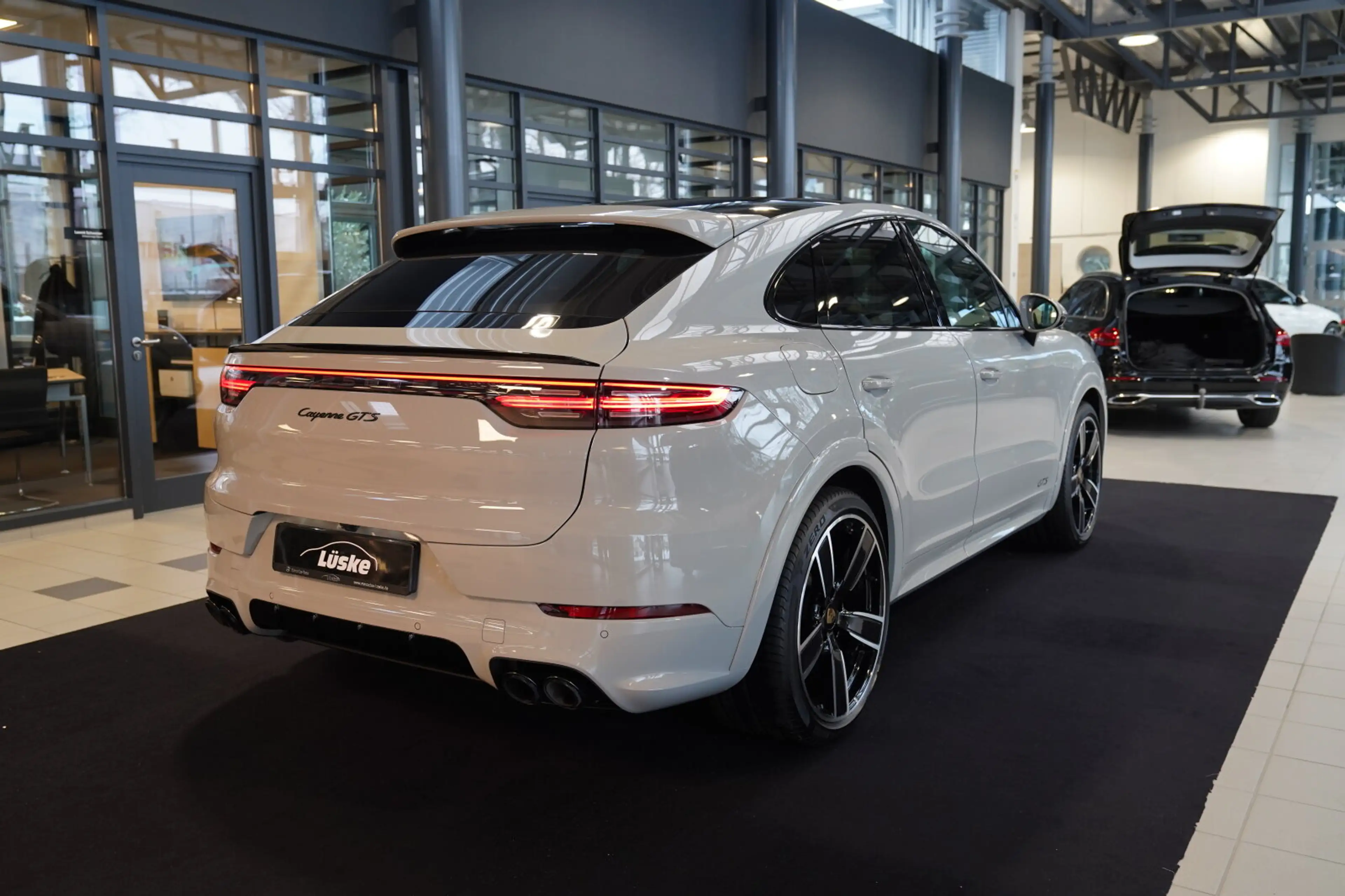 Porsche Cayenne Cayenne Coupe GTS kreide Sport Classic Pano AHK — photo 3