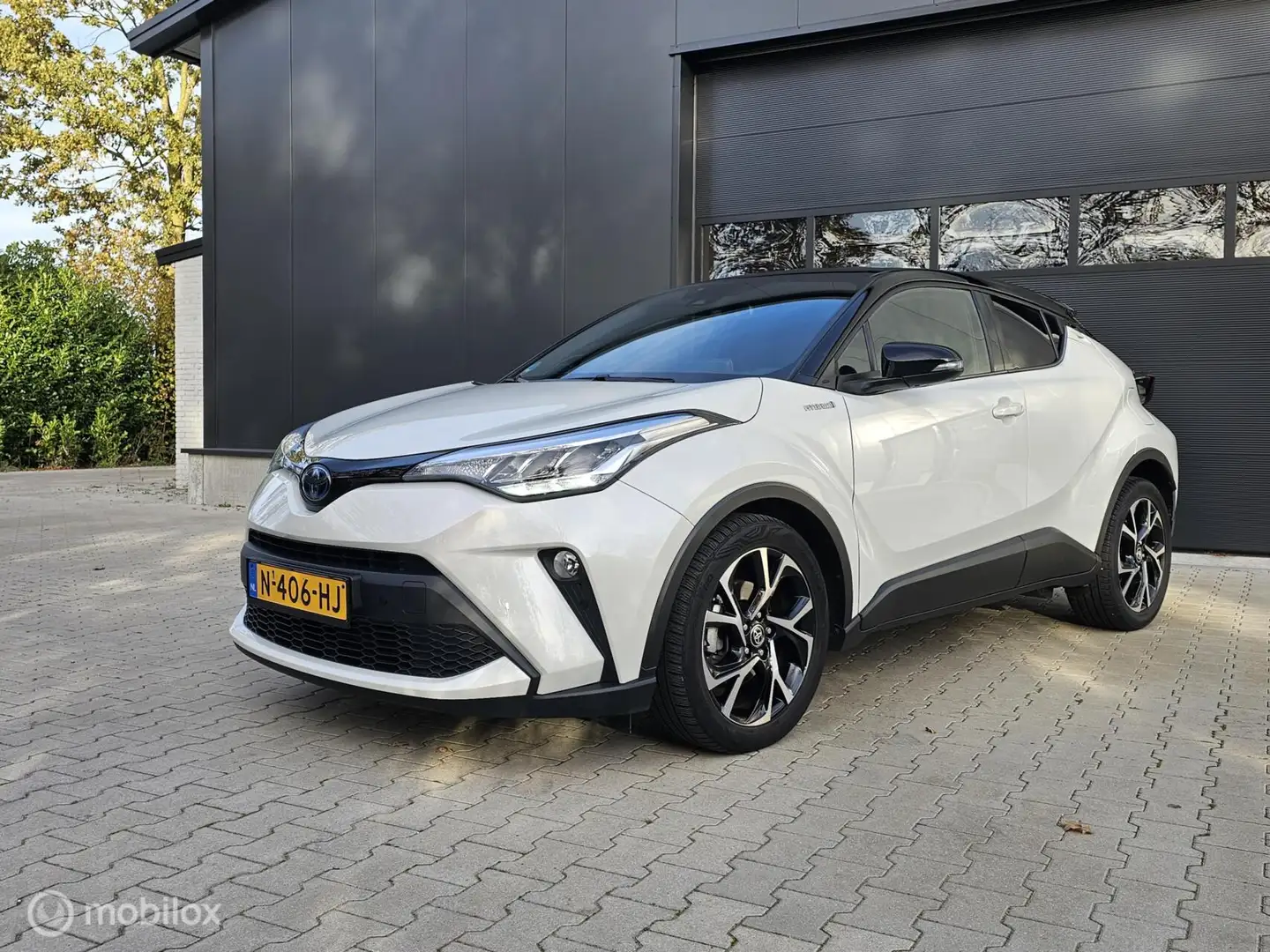 Toyota C-HR 1.8 Hybrid Business Plus | Bi-Tone| JBL |Adap. Wit - 2