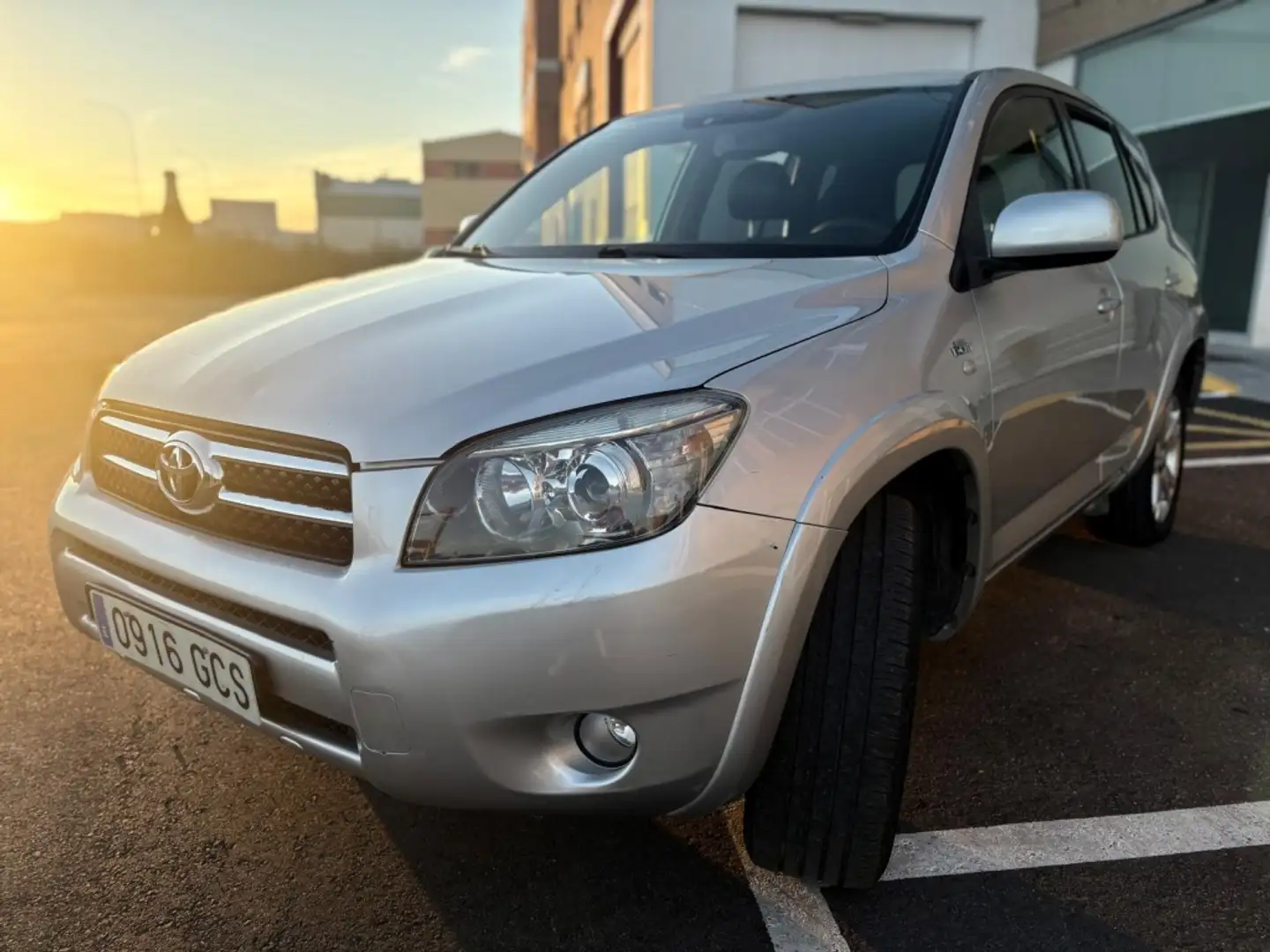 Toyota RAV 4 2.2D-4D Executive Gris - 2