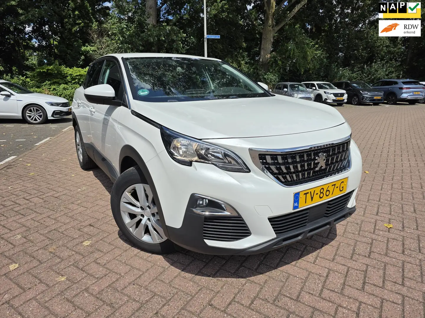 Peugeot 3008 1.2 PureTech Blue Lease Executive Volledig onderho Wit - 1