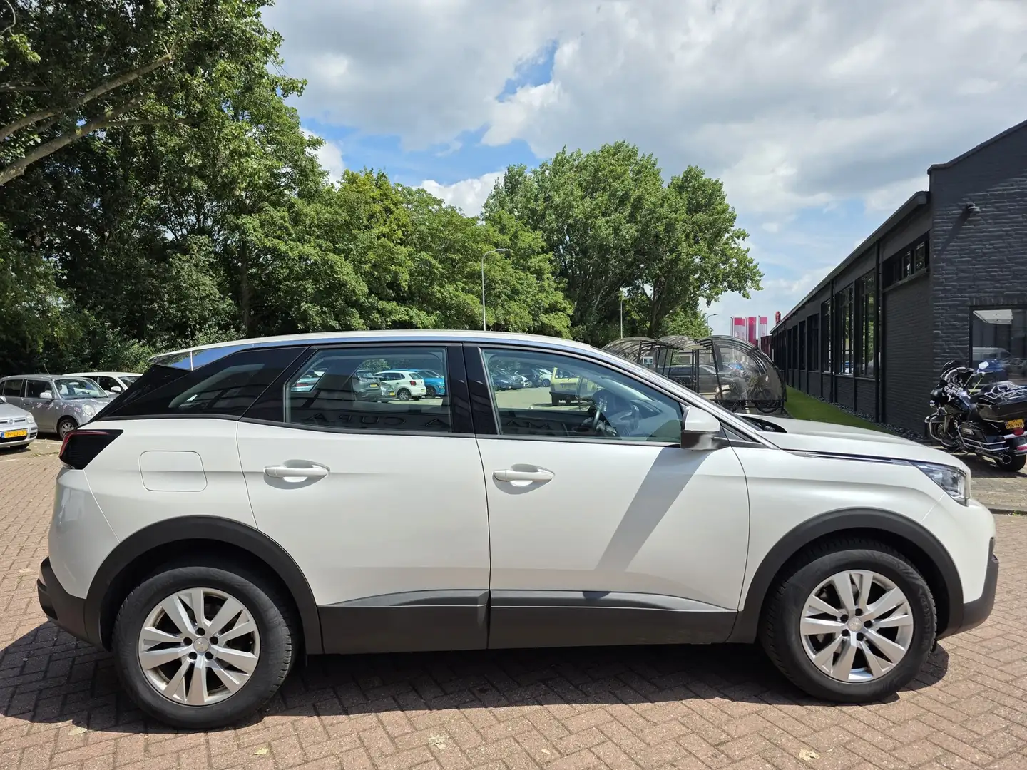 Peugeot 3008 1.2 PureTech Blue Lease Executive Volledig onderho Wit - 2
