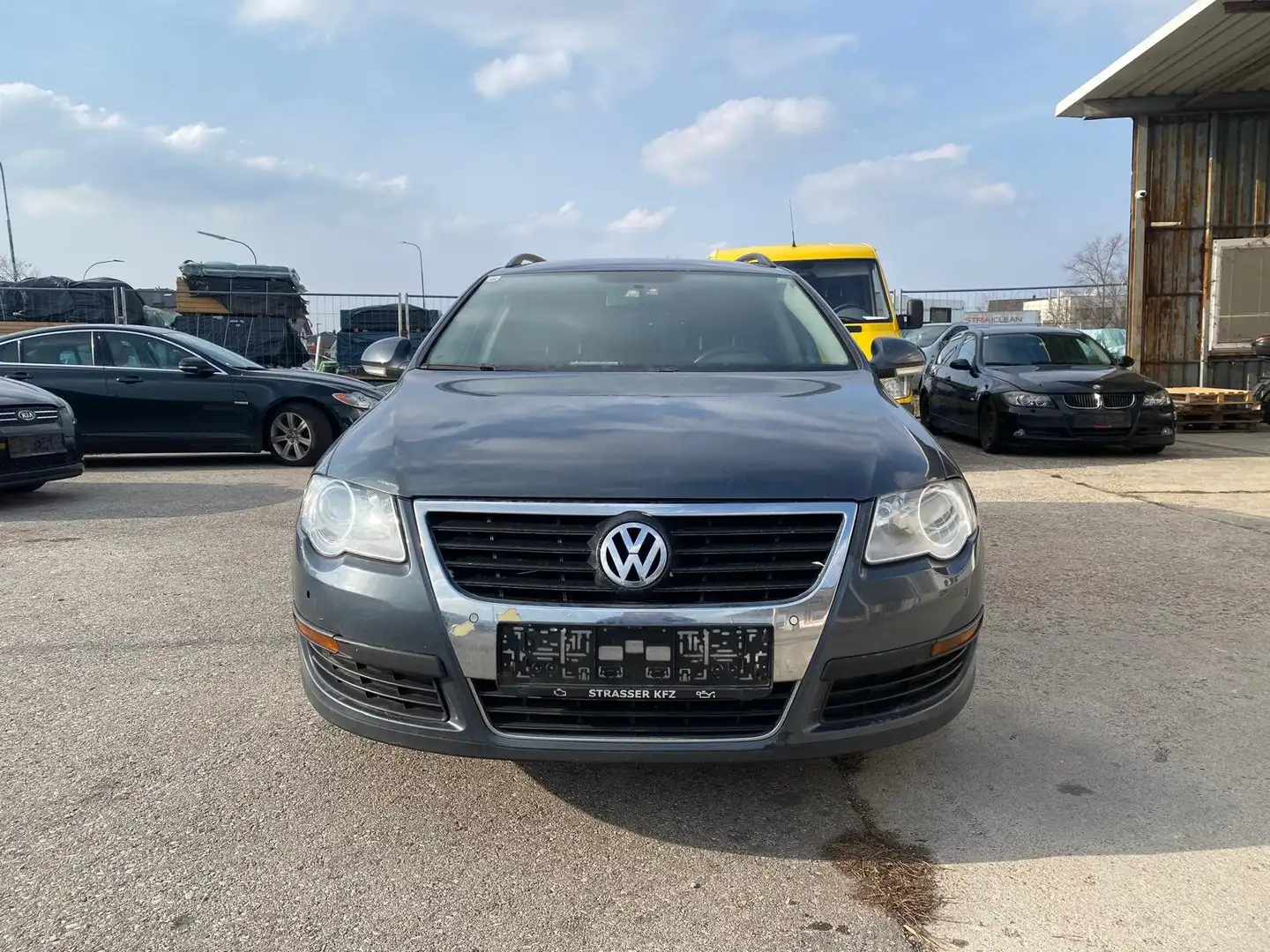 Volkswagen Passat Variant Comfortline 1,9 TDI DPF * Turboschaden * Gris - 2