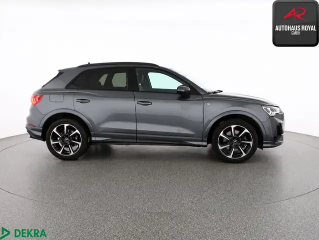 Audi Q3 view 6