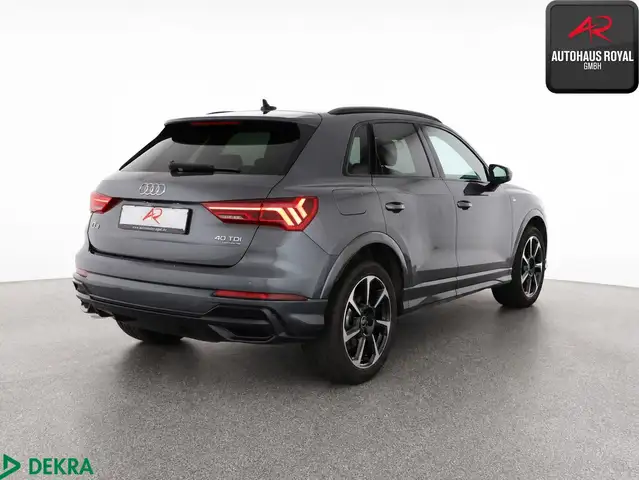 Audi Q3 view 5
