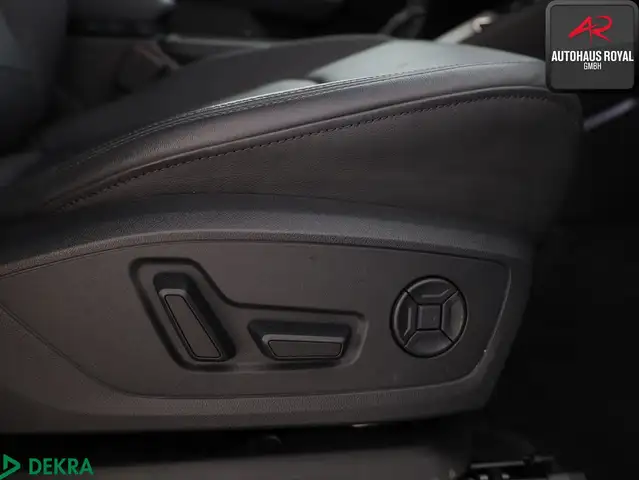 Audi Q3 view 12