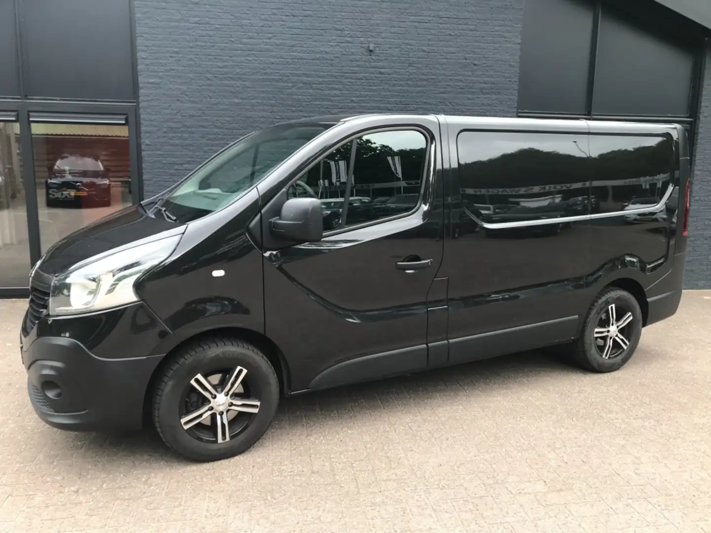 Renault Trafic 1.6 dCi T27 L1H1 **Trekhaak/airco** Noir - 2