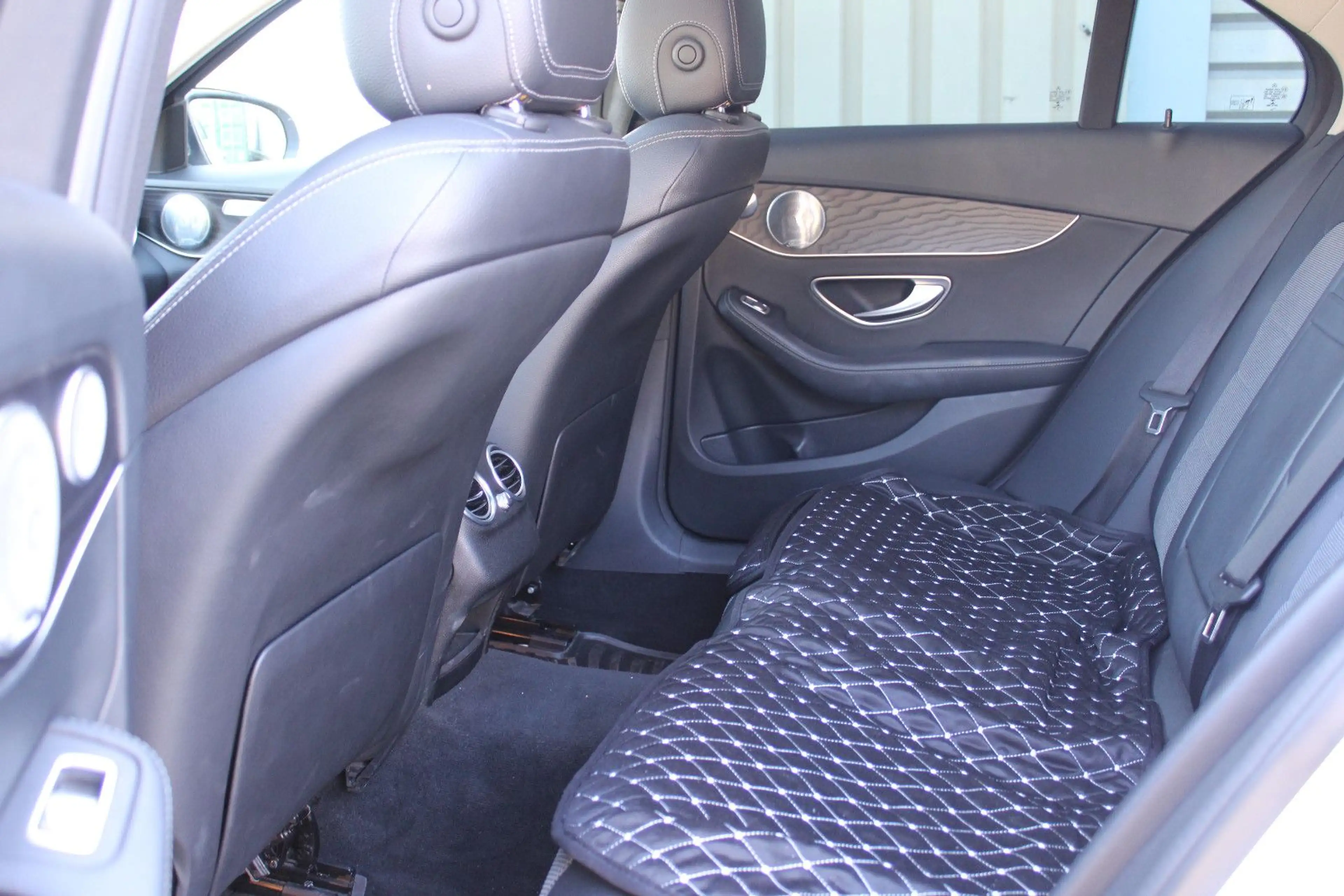 Mercedes-Benz C 400 C Limousine /4Matic — photo 11