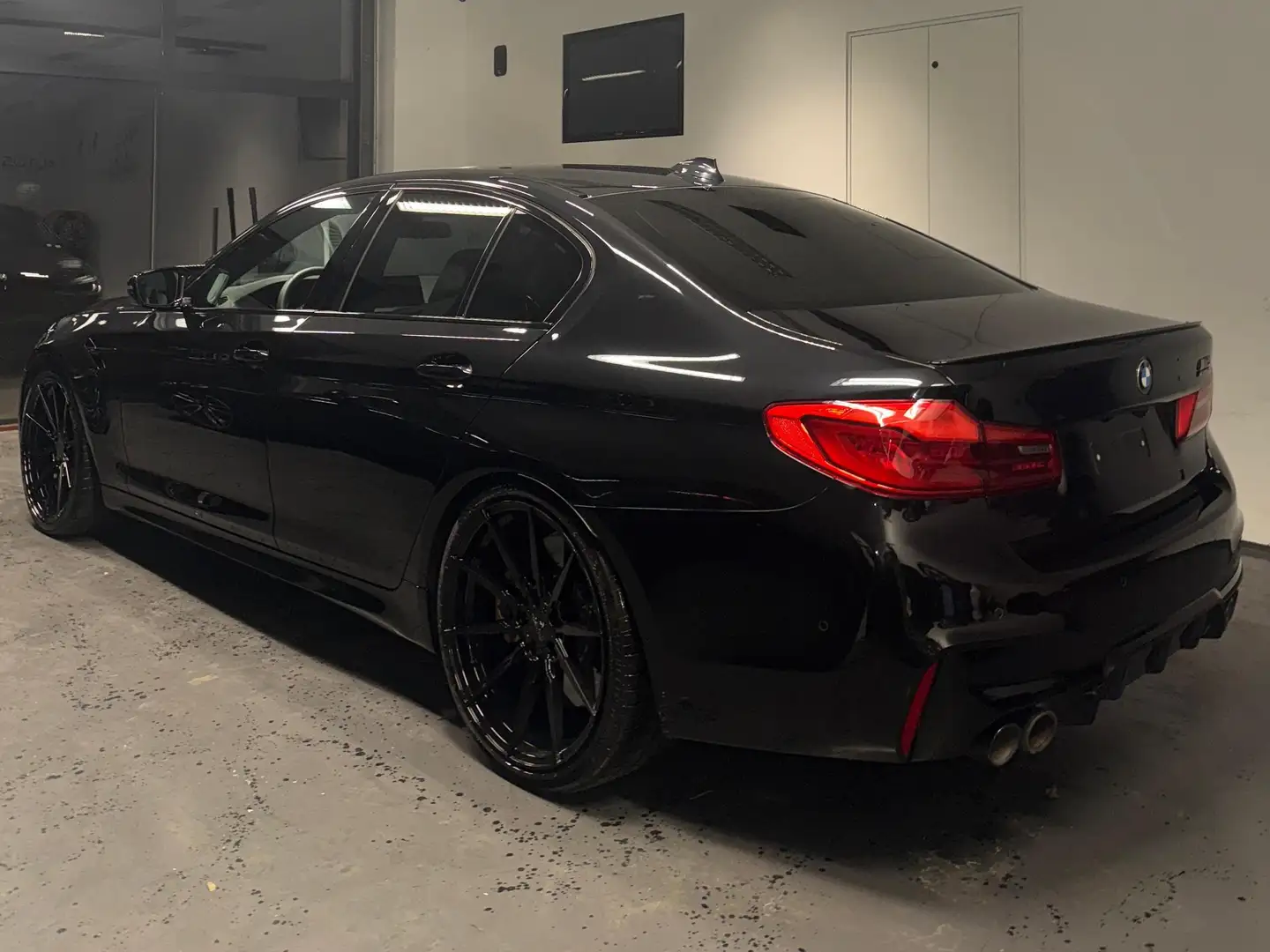 BMW M5 Competition Sonder45k*M-Carbon-Keramik* Schwarz - 2