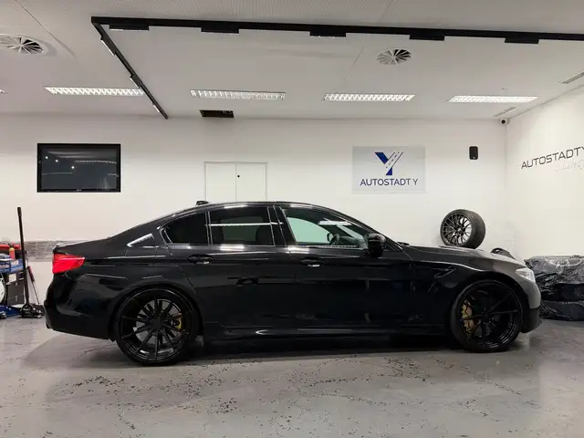 BMW M5 view 11