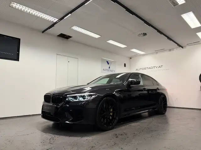 BMW M5 view 5
