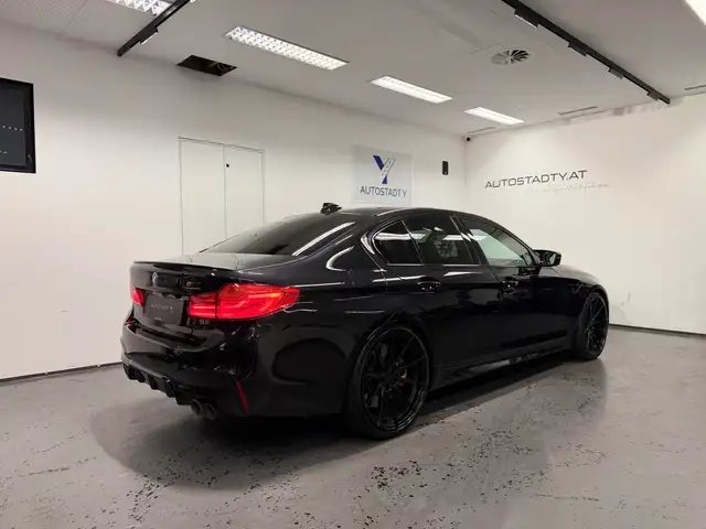 BMW M5 view 13