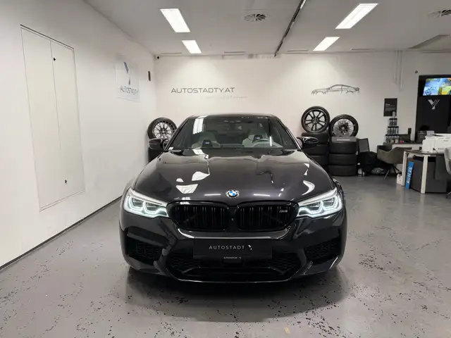 BMW M5 view 8