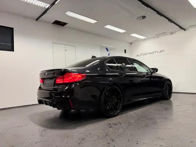 BMW M5 view 12