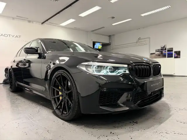 BMW M5 view 9
