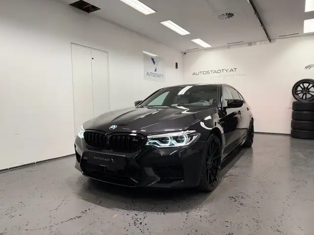 BMW M5 view 6