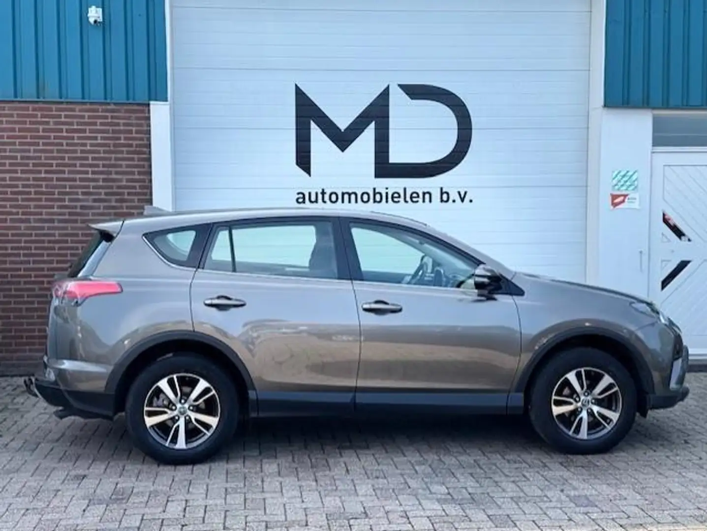 Toyota RAV 4 2.0 D-4D-F Dynamic - 1e eigenaar - Trekhaak Bruin - 2