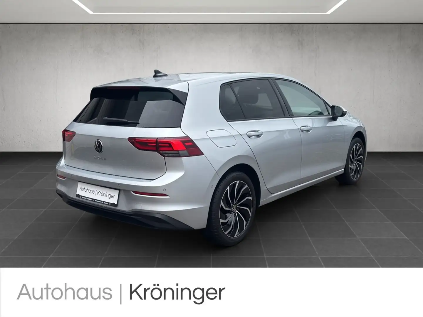 Volkswagen Golf VIII Lim. 2.0 TDI Life ACC Navi Rück LED Plateado - 2