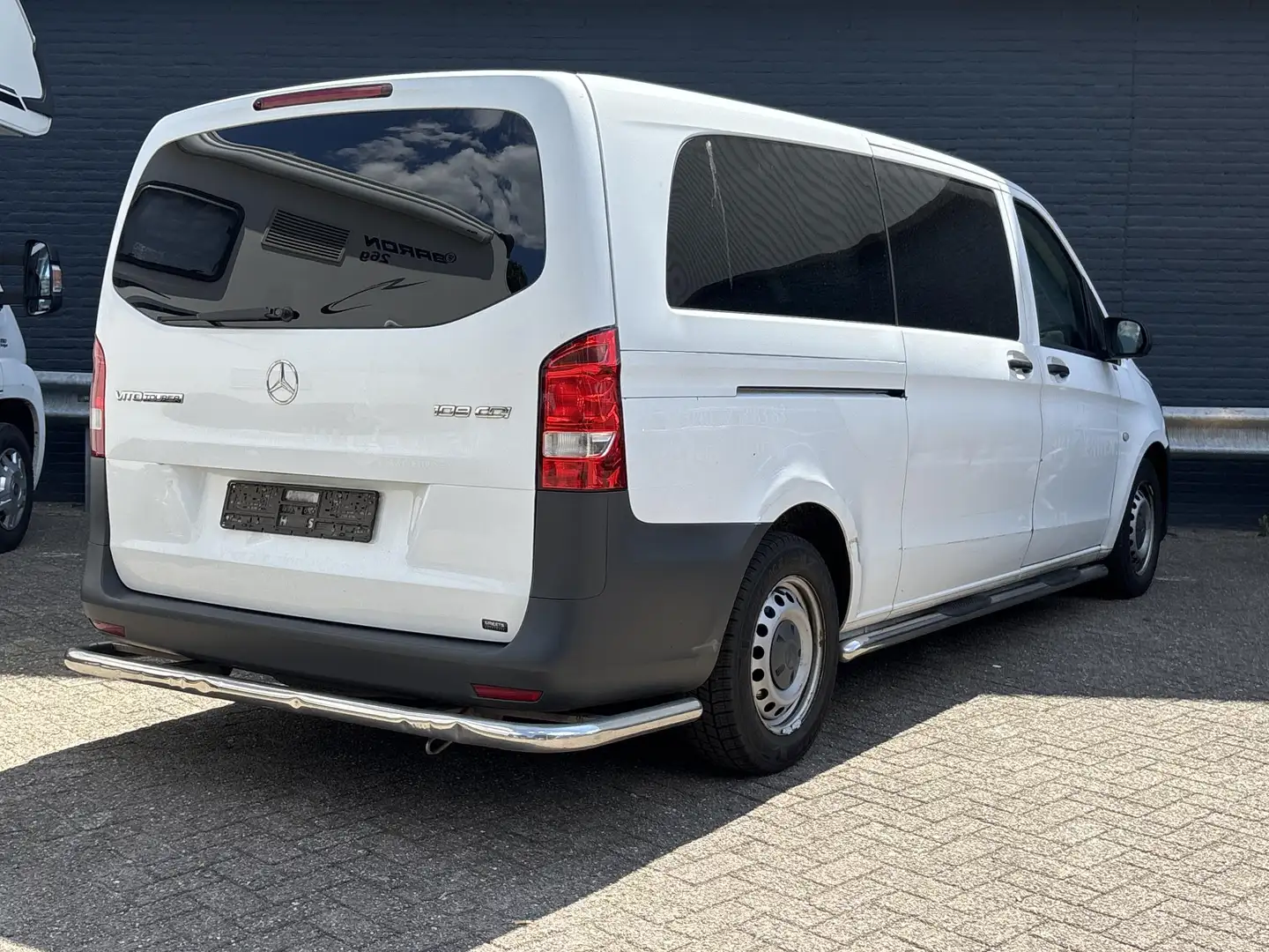 Mercedes-Benz Vito Tourer 109 BlueTEC Base Extra Lang € 12.950 NETTO Wit - 2