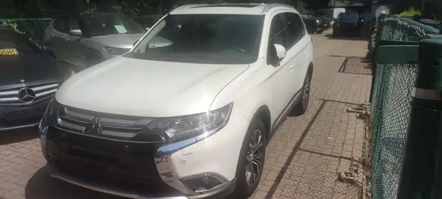 Mitsubishi Outlander Outlander 2.2 DI-D 4WD Diamond Edition